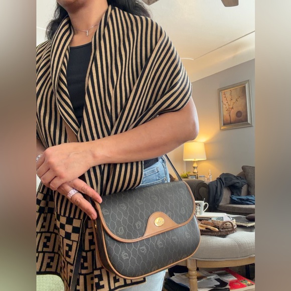 🩷Stunning Christian Dior Honeycomb Saddle Bag.❤️ - Picture 13 of 17